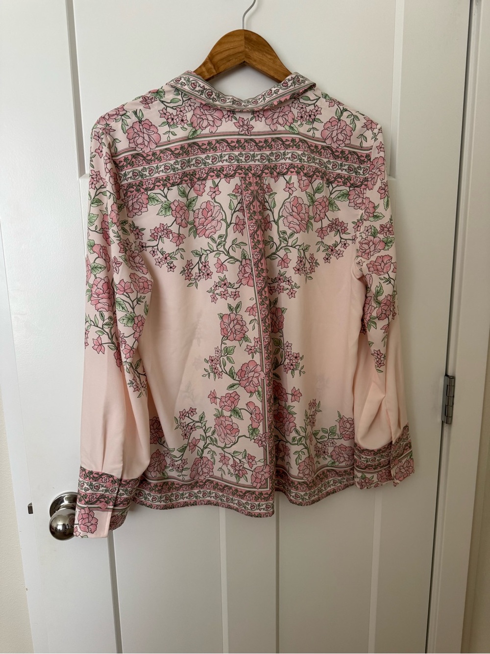 Cupcakes and Cashmere Floral Button-Up Blouse in Soft Pink - Picture 3 of 5